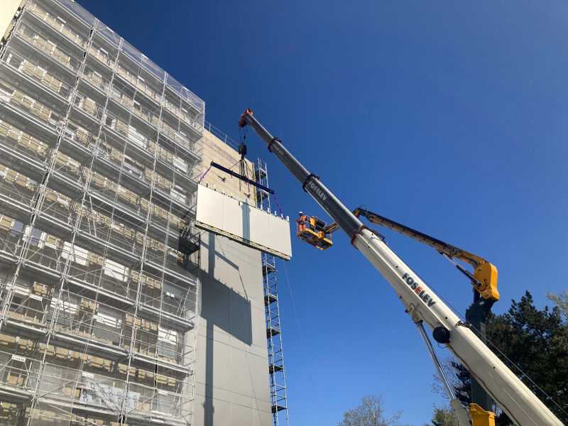 Panneaux Rehaskeen : la production hors-site appliquée à la façade