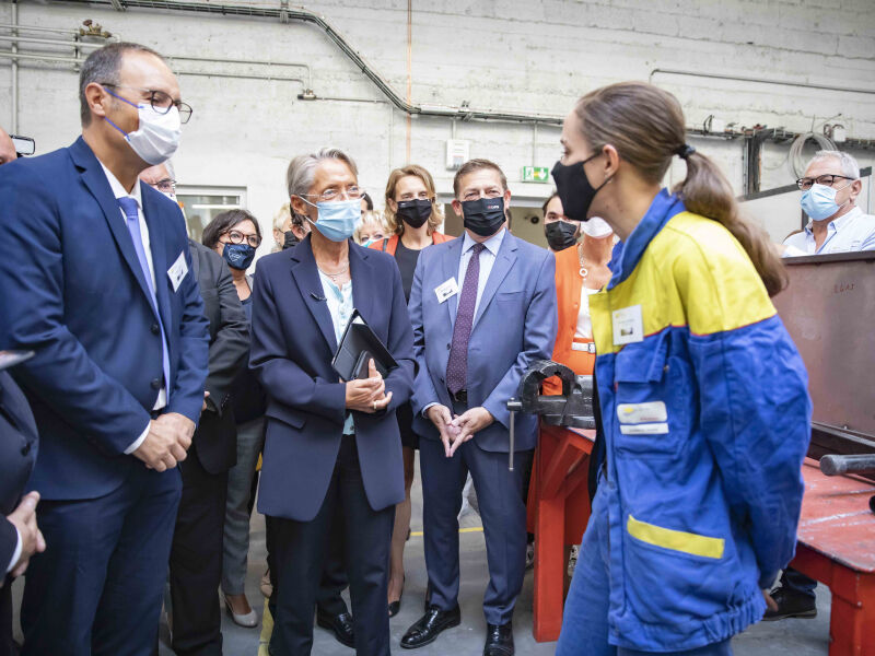 Rentrée de l’apprentissage : Elisabeth Borne met le BTP à l’honneur