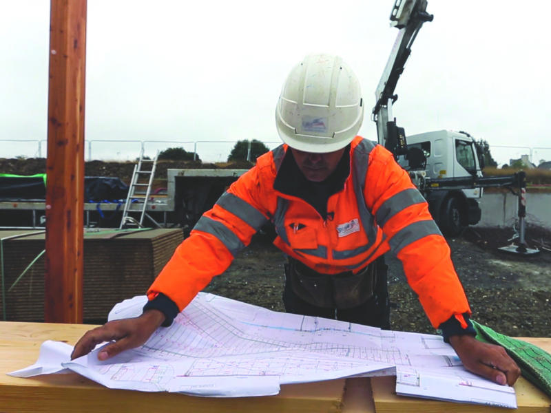 Consultation de document sur chantier