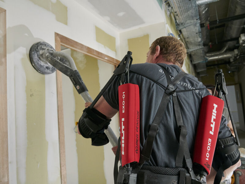 VF 295 Je rénove une peinture intérieure - Aide Exosquelette