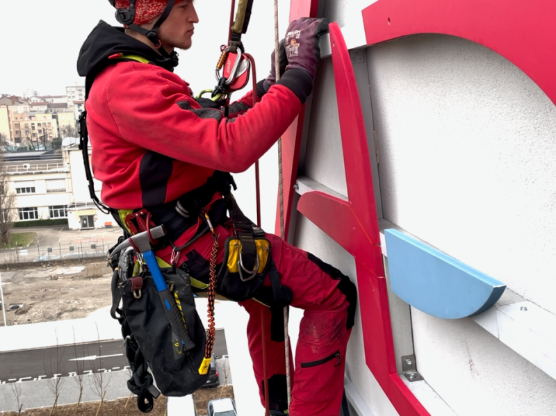 Actu Porte marteau anti chute Bleu ciel Services