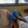 Vaccination dans les services de santé au travail : reportage à Vallauris