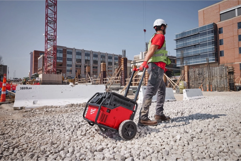 Equipements - générateur milwaukee 2