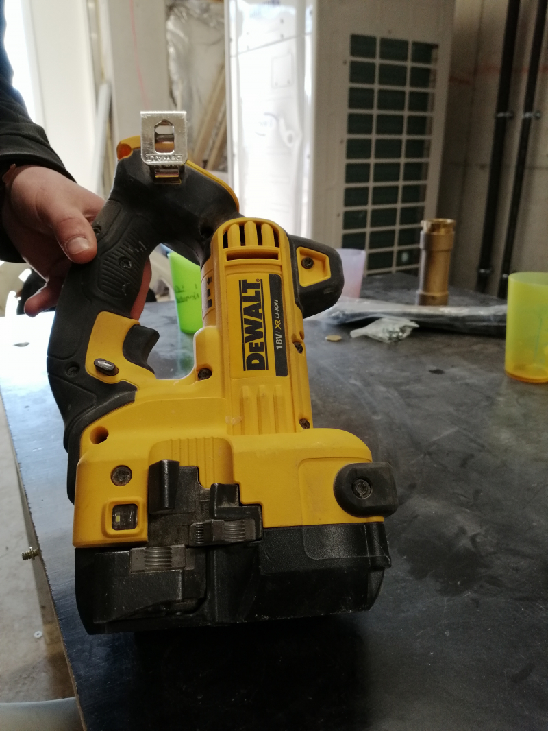 Le coupe-tige filetée XR 18V de DeWALT