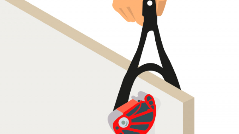 Lever et transporter facilement des panneaux bois avec une poignée de manutention