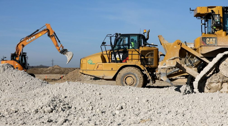 Bulldozer - engin sur chantier de travaux publics