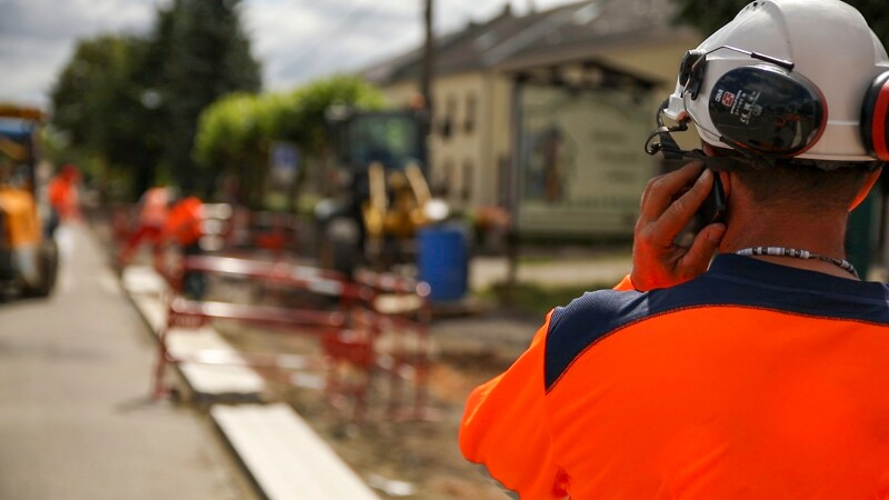 Téléphone portable sur le chantier&nbsp;: attention, danger&nbsp;!