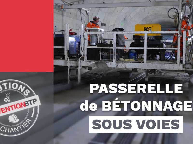 Passerelle de travail dans tunnel et de bétonnage sous voies