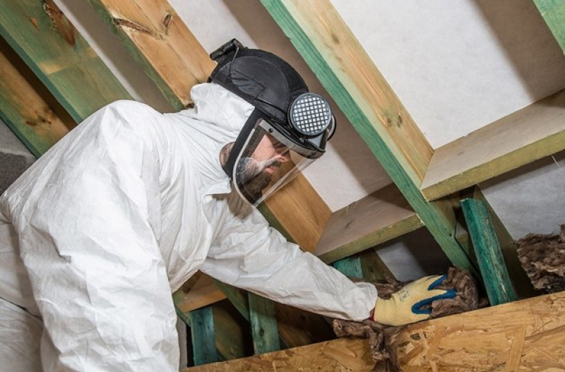 S18174 - Cagoule ventilée intégrée à une casquette coquée