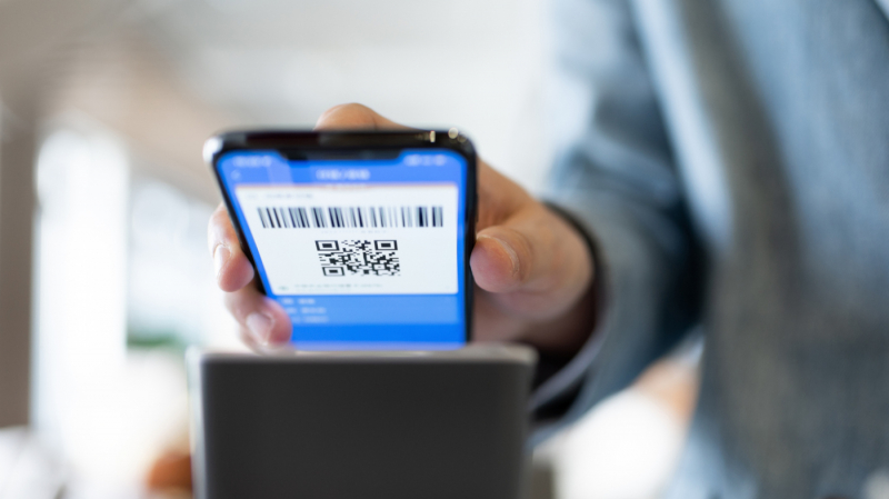 Covid-19 : le pass sanitaire est prolongé jusqu'à juillet 2022