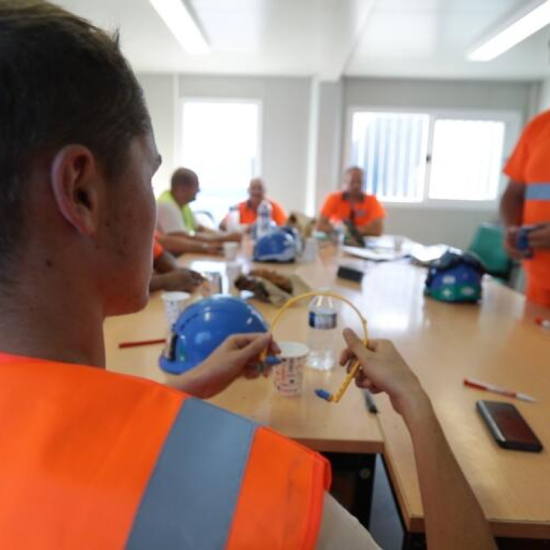 Accueil d’un salarié intérimaire dans le BTP : 6 réflexes pour un premier jour en sécurité réussi