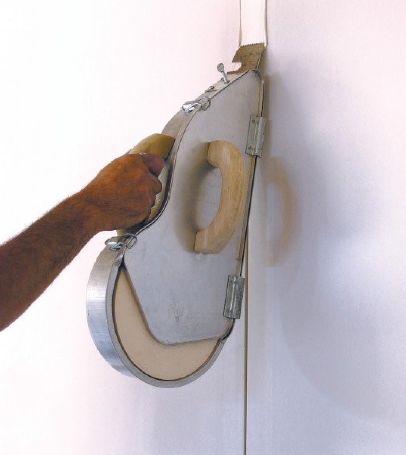 S649 - Jointer plus facilement les plaques de plâtre avec un « banjo ».