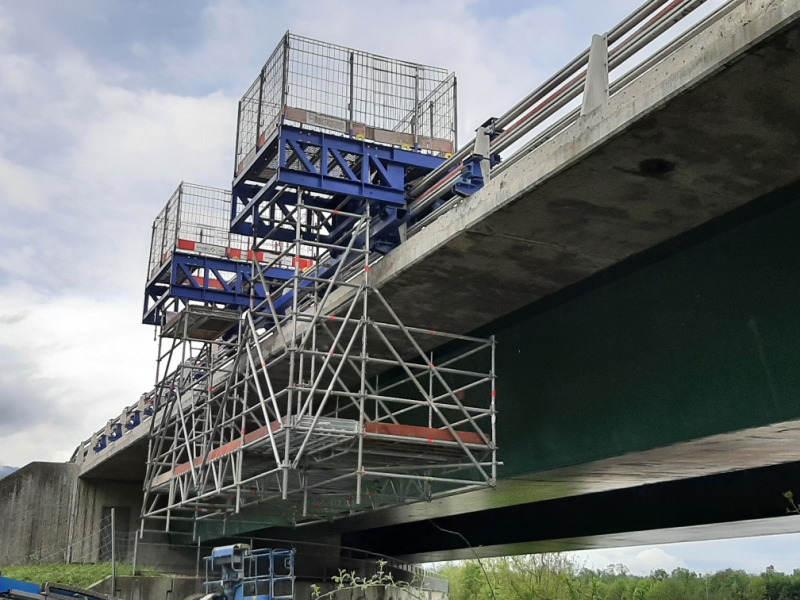 Une passerelle conçue pour des travaux sur viaduc