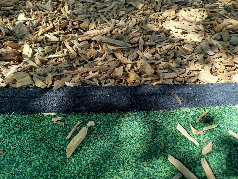 Bordure résine en place couleur grise