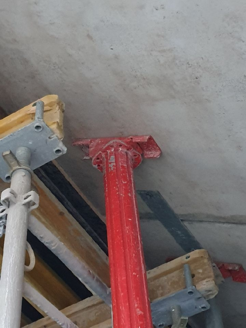 Comment sécuriser la pose et la stabilisation des escaliers préfabriqués ?