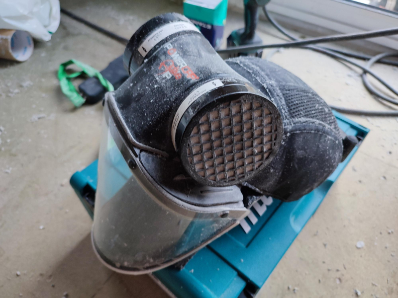 S18174 - Cagoule ventilée intégrée à une casquette coquée