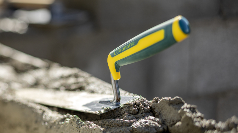 Des truelles robustes et précises pour les maçons