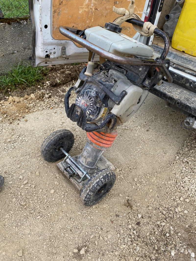 S15210 - Un kit roues pour faciliter le déplacement de pilonneuse