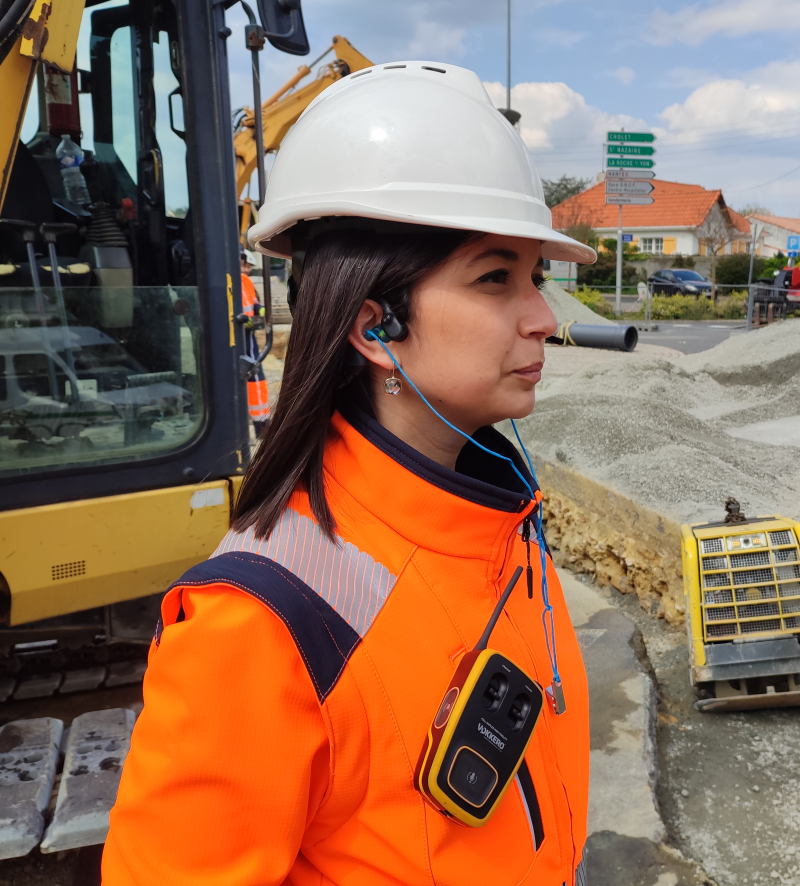 S16626 - Un casque à conduction osseuse pour communiquer efficacement sur le chantier
