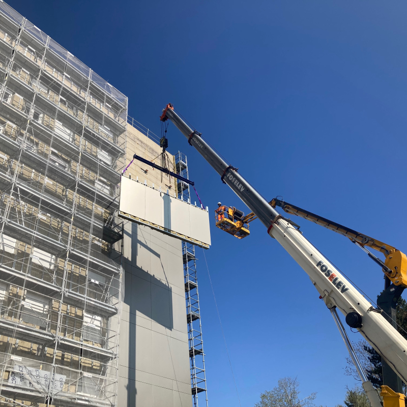 Panneaux Rehaskeen : la production hors-site appliquée à la façade