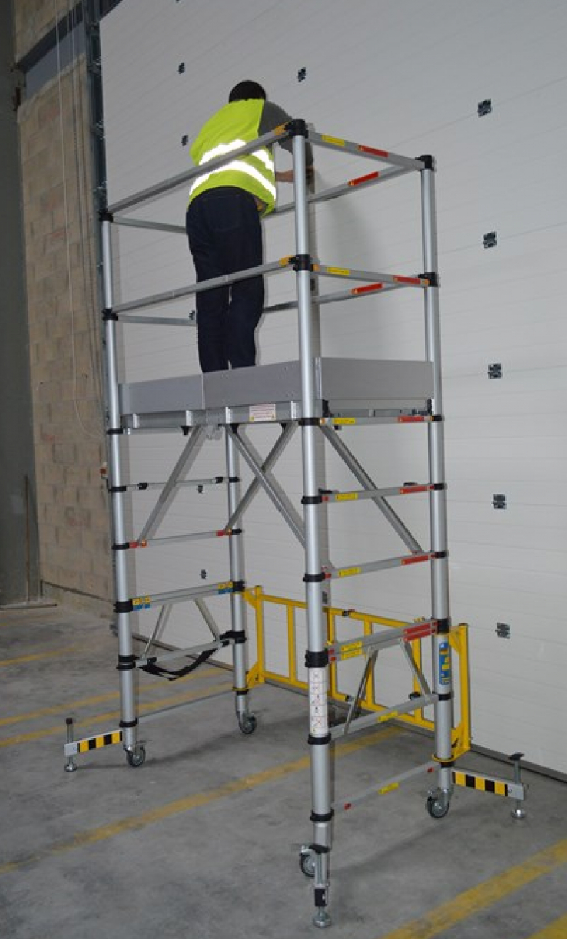 S5132 - Echafaudage télescopique avec plinthes