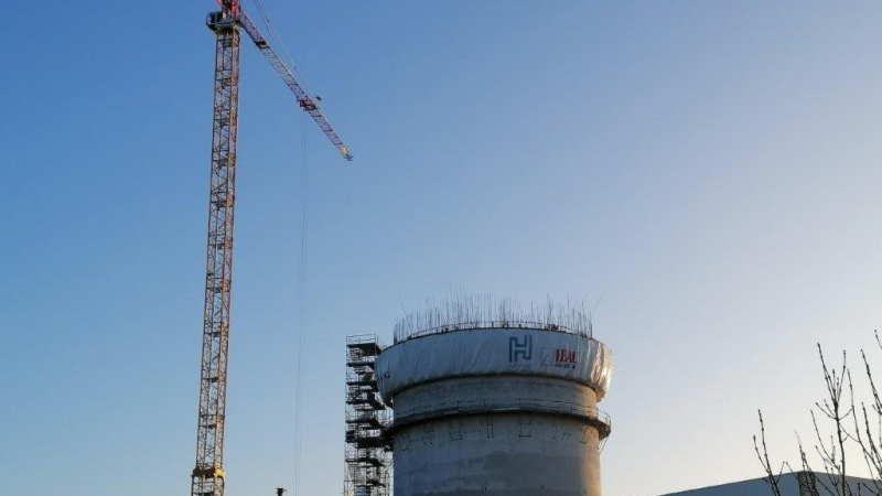 Survol d'une grue d'une propriété privée : quelles autorisations demander ?