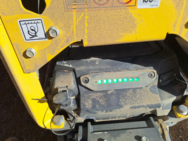 Un indicateur de niveau de compactage sur plaque vibrante