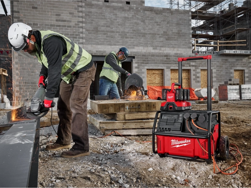 Equipements - générateur milwaukee 3