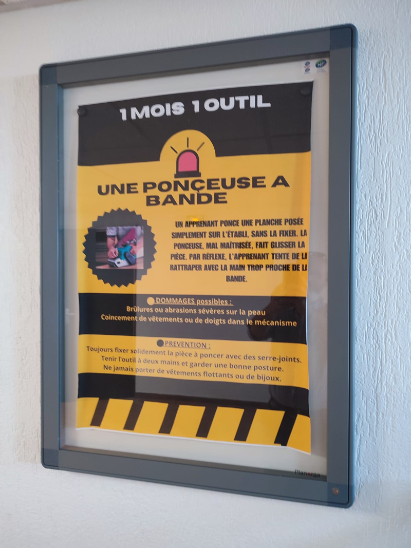 Des affiches créées par et pour les apprenti(e)s pour prévenir les risques d'