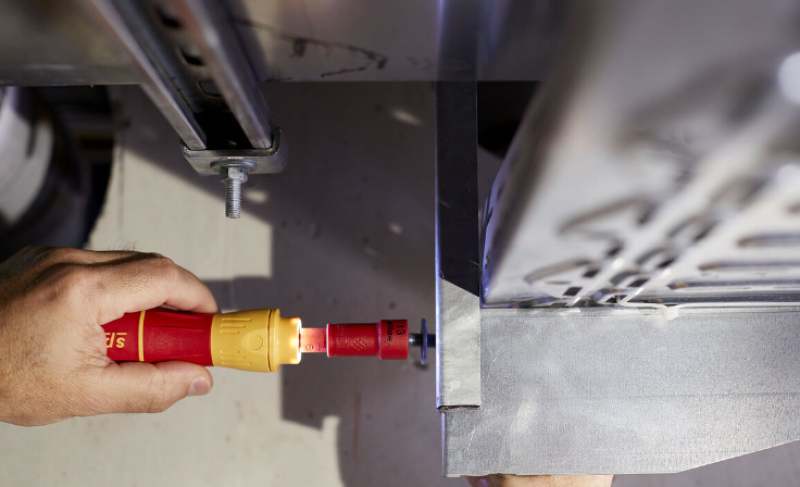 S 17299 - Tournevis électrique multi fonction