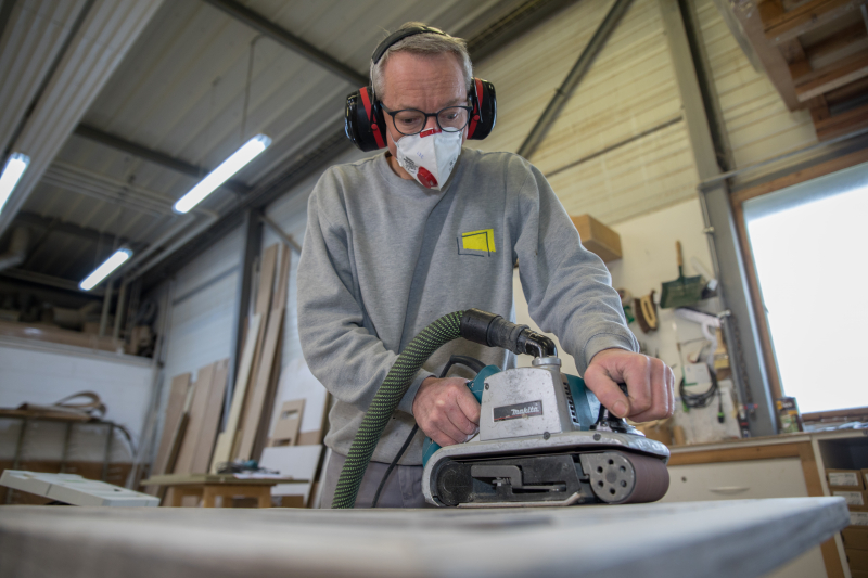 Poussières de bois : les risques induits par leurs dégagements dans les ateliers et sur les chantiers du BTP
