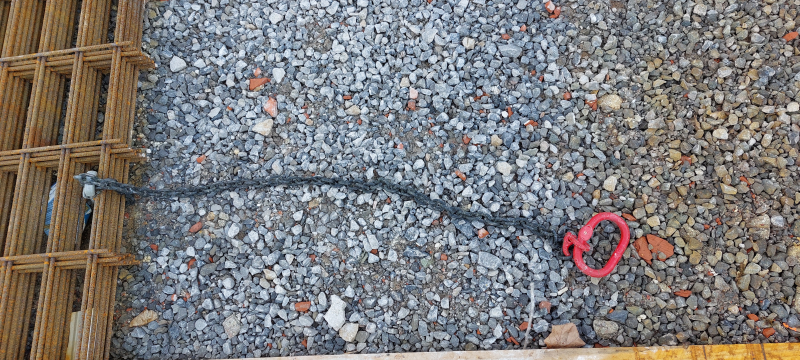 Chaîne de levage pour treillis soudés mise en place