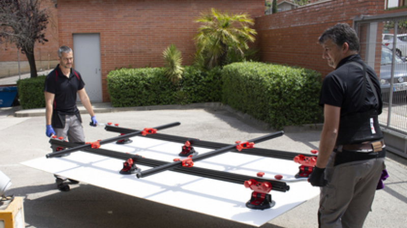 [En direct de Batimat] Transporteur pour grands carreaux