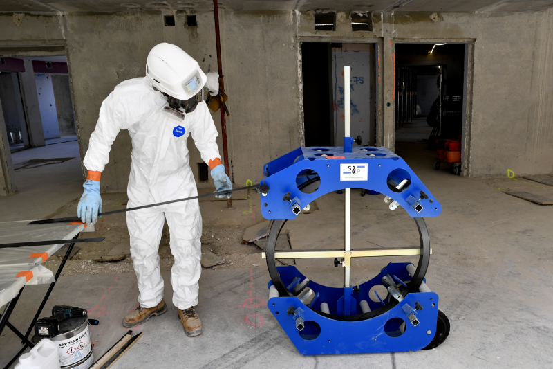 Un poste de renforcement structurel