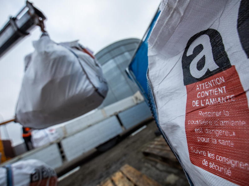 Amiante : un second plan national pour renforcer la prévention des risques jusqu’en 2030