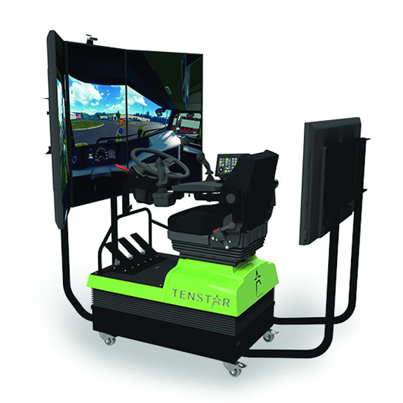 Sur trois écrans de 49 pouces, le simulateur du fabricant Tenstar peut reproduire les situations de conduites d'un engin de chantier.