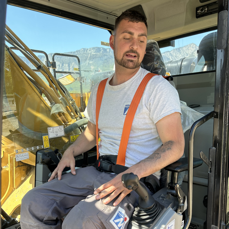 Handicapé et une carrière de conducteur d’engins