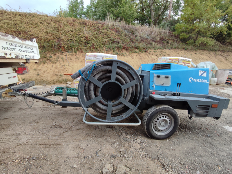 Un Enrouleur Int gr Pour Simplifier L utilisation D une Pompe Chape 
