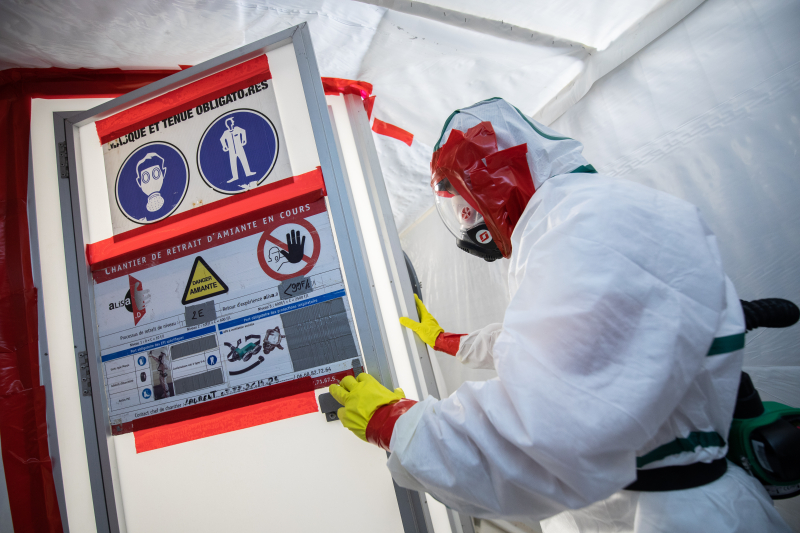 Repérage amiante&nbsp;: bientôt l'entrée en vigueur d'une norme pour le génie civil et les infrastructures de transport et réseaux divers