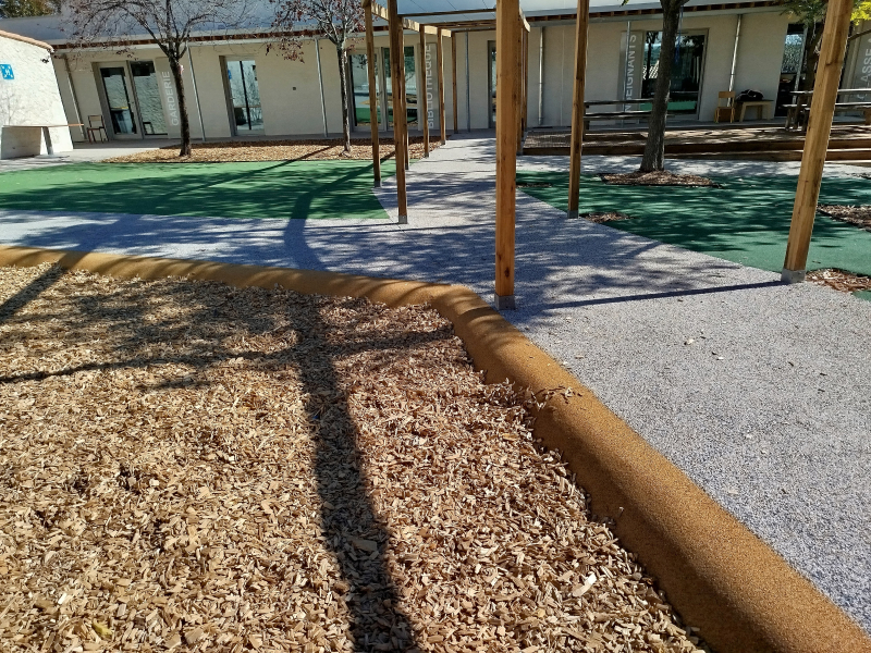 Bordure résine en place couleur jaune