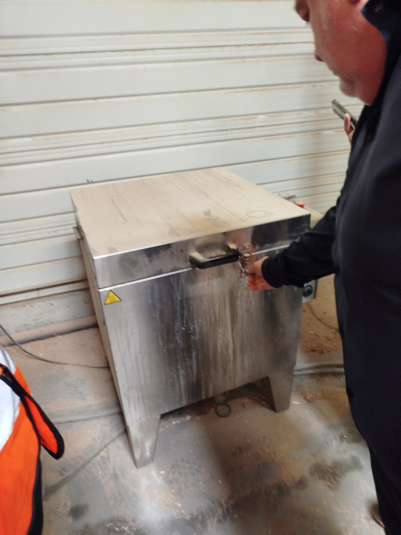 Unité de nettoyage automatique industrielle des outils de coupe