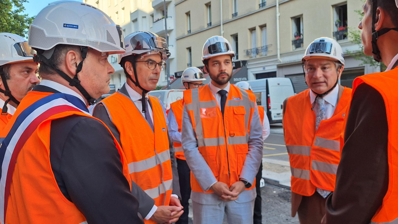 Fortes chaleurs : un premier principe, celui de décaler les horaires, rappelle le ministre du Travail