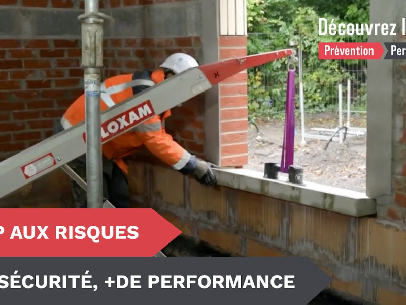 Utiliser une ventouse, un chariot de manutention, une chèvre