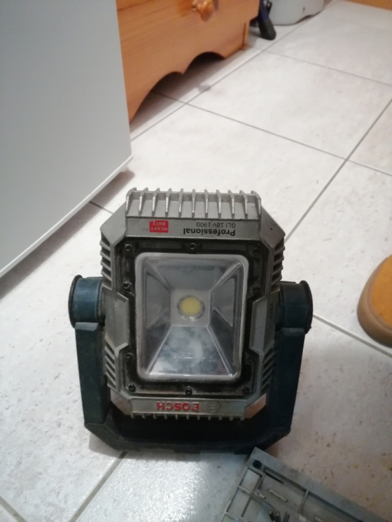 Projecteur sur batterie