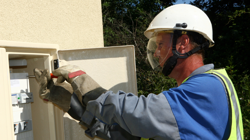 Quels sont les seuils pour les travaux sous tension (TST) ?
