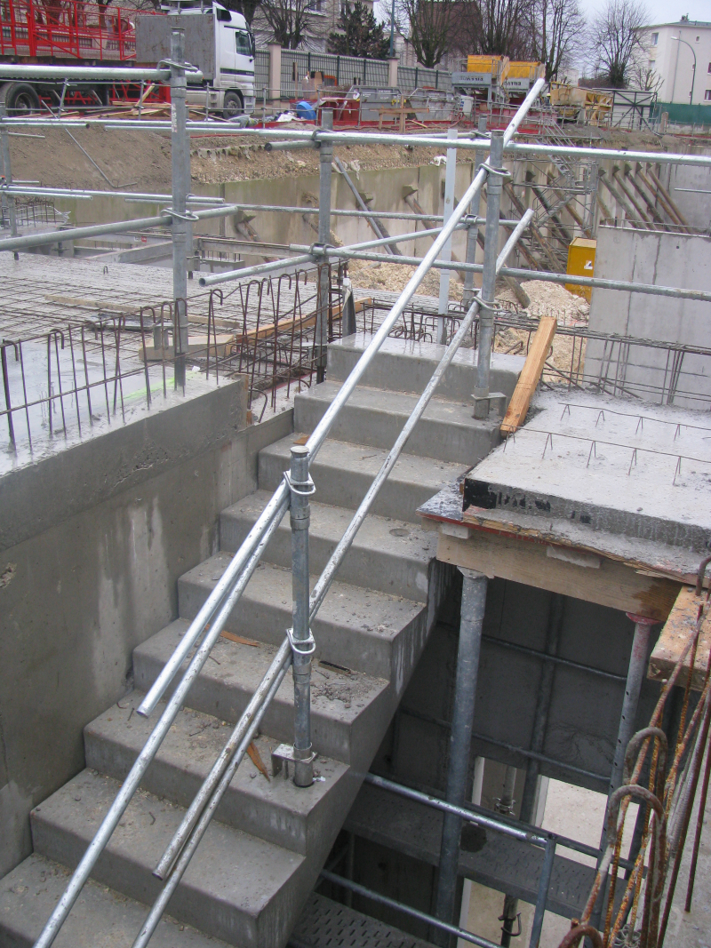 Comment sécuriser la pose et la stabilisation des escaliers préfabriqués ?