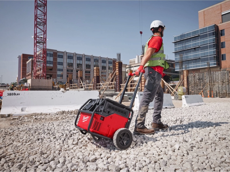 Equipements - générateur milwaukee 2