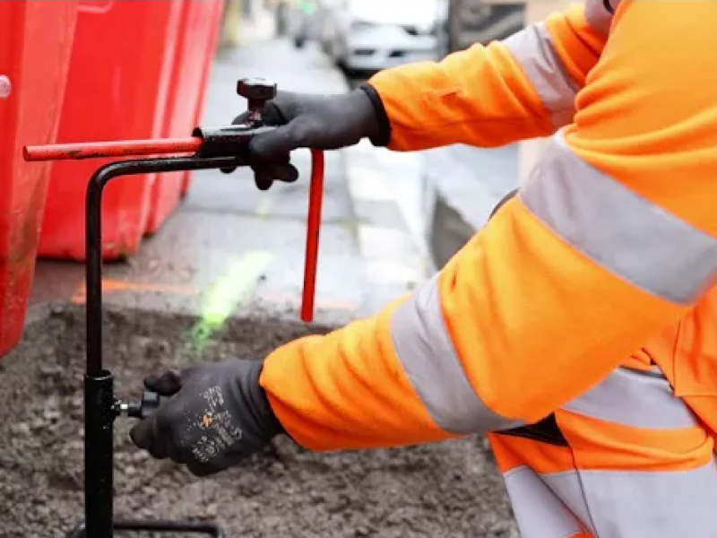 Implanter des ouvrages en sécurité près des réseaux enterrés