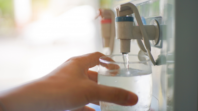La distribution gratuite de bouteilles en plastique interdite en entreprise