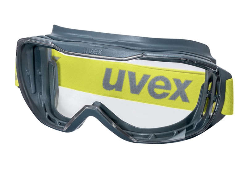 Des lunettes-masques et une visière pour se protéger du risque chimique